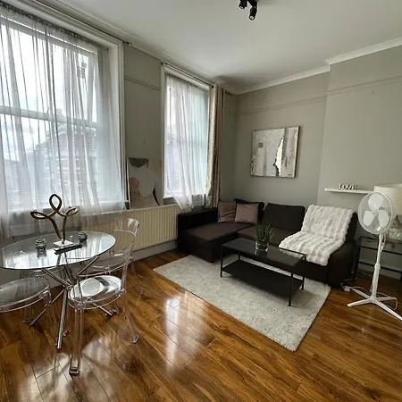 Charming 2Nd Floor 1Bedroom Flat